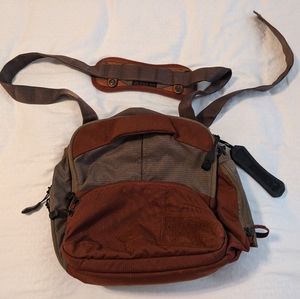 Vertx Essential Sling Bag